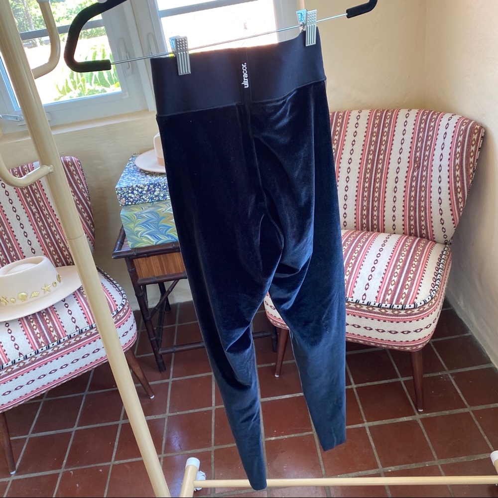 Ultracor black velvet leggings